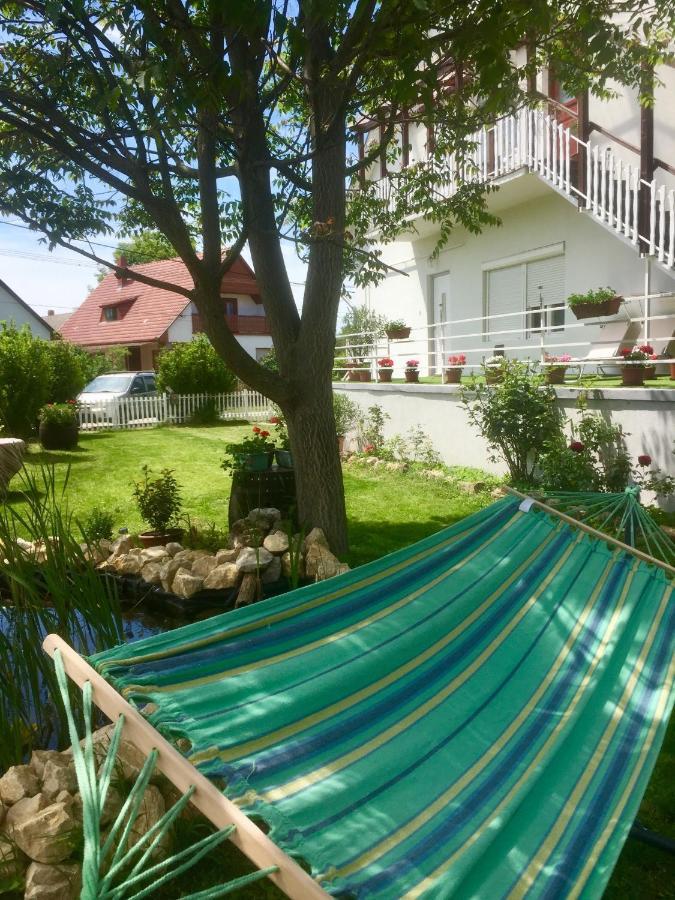 Lelle -kert Apartman 03 Balatonlelle Bagian luar foto