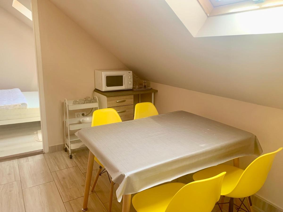 Lelle -kert Apartman 03 Balatonlelle Bagian luar foto