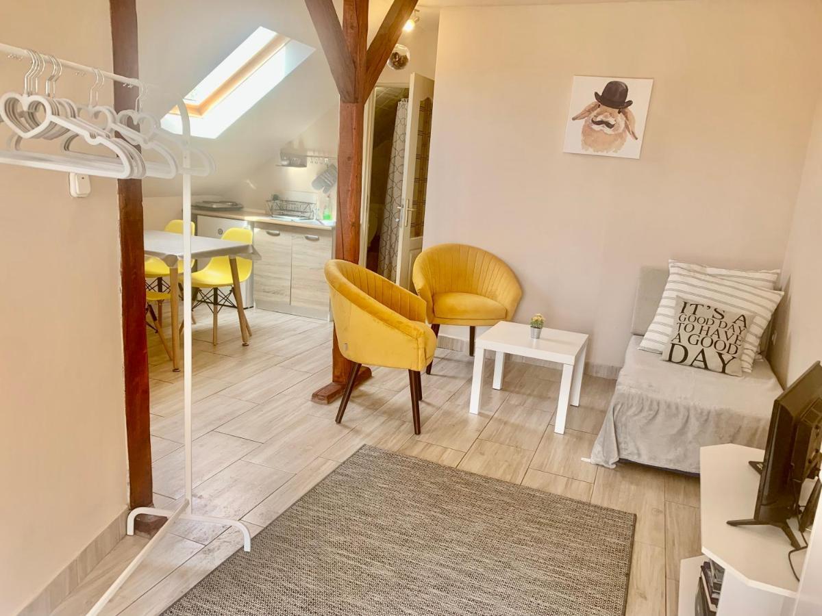 Lelle -kert Apartman 03 Balatonlelle Bagian luar foto