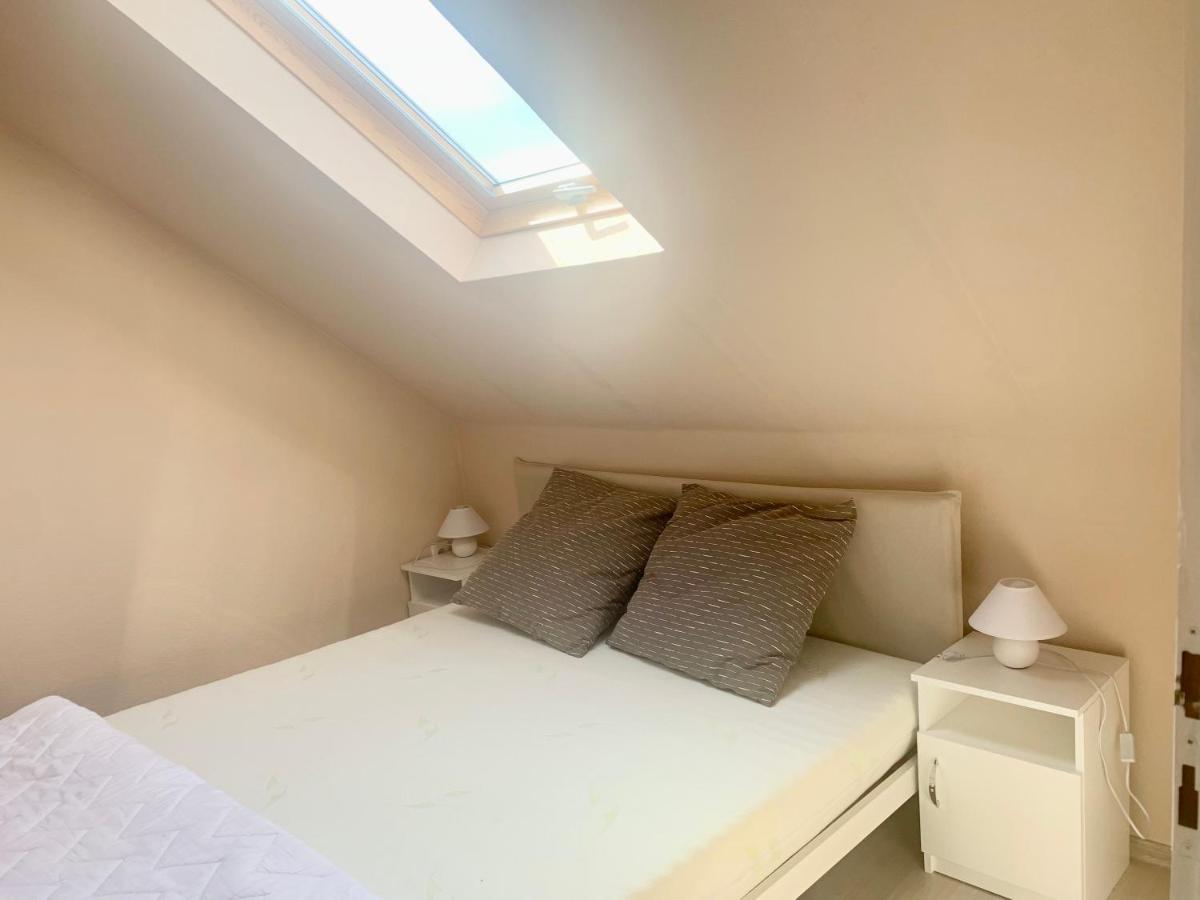 Lelle -kert Apartman 03 Balatonlelle Bagian luar foto