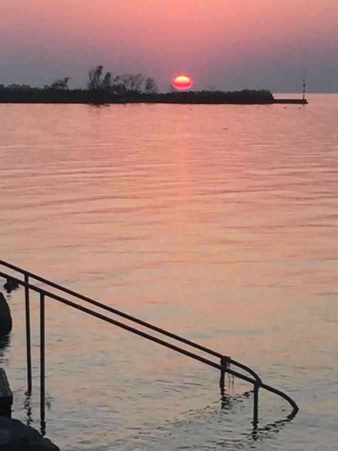 Lelle -kert Apartman 03 Balatonlelle Bagian luar foto